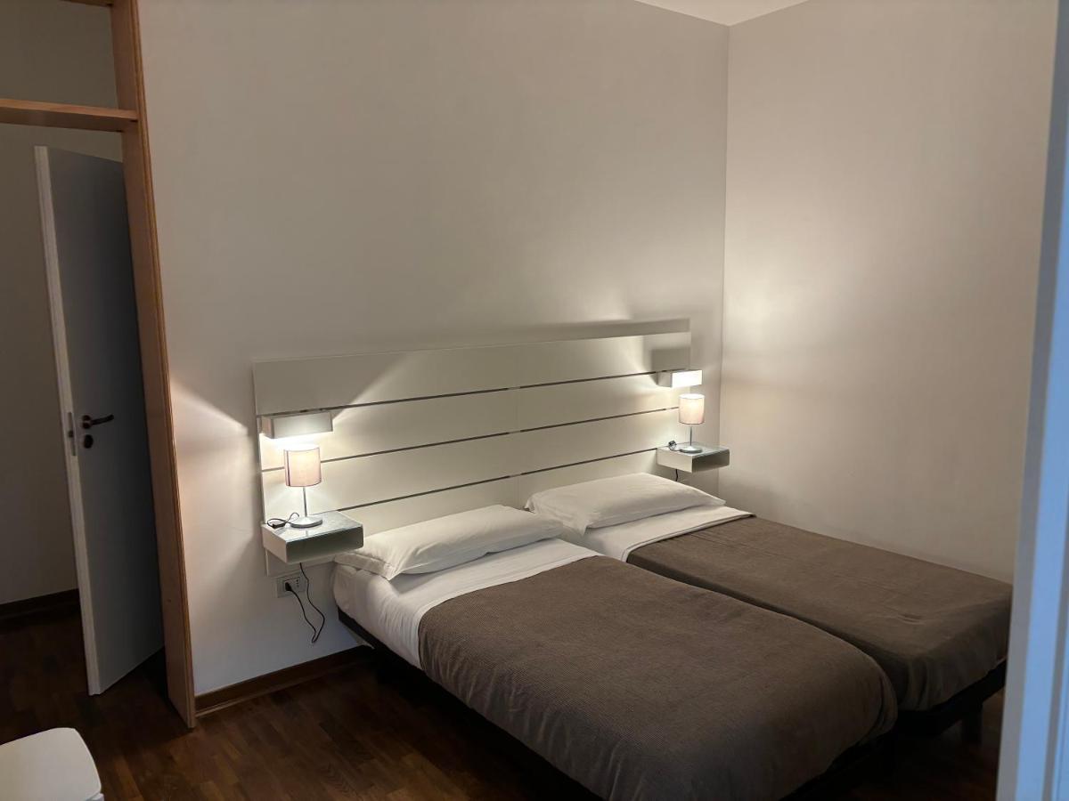 Room & Parking In Centro Citta Con Parcheggio Privato E Wifi Потенца Екстериор снимка