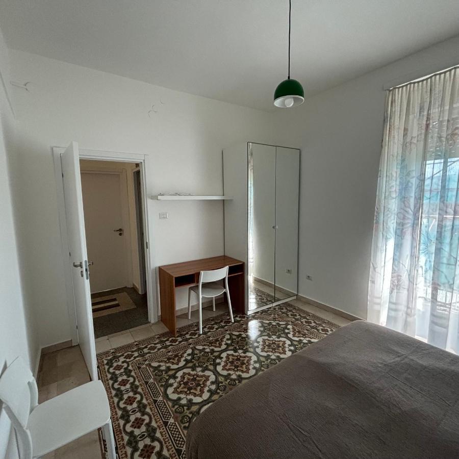 Room & Parking In Centro Citta Con Parcheggio Privato E Wifi Потенца Екстериор снимка