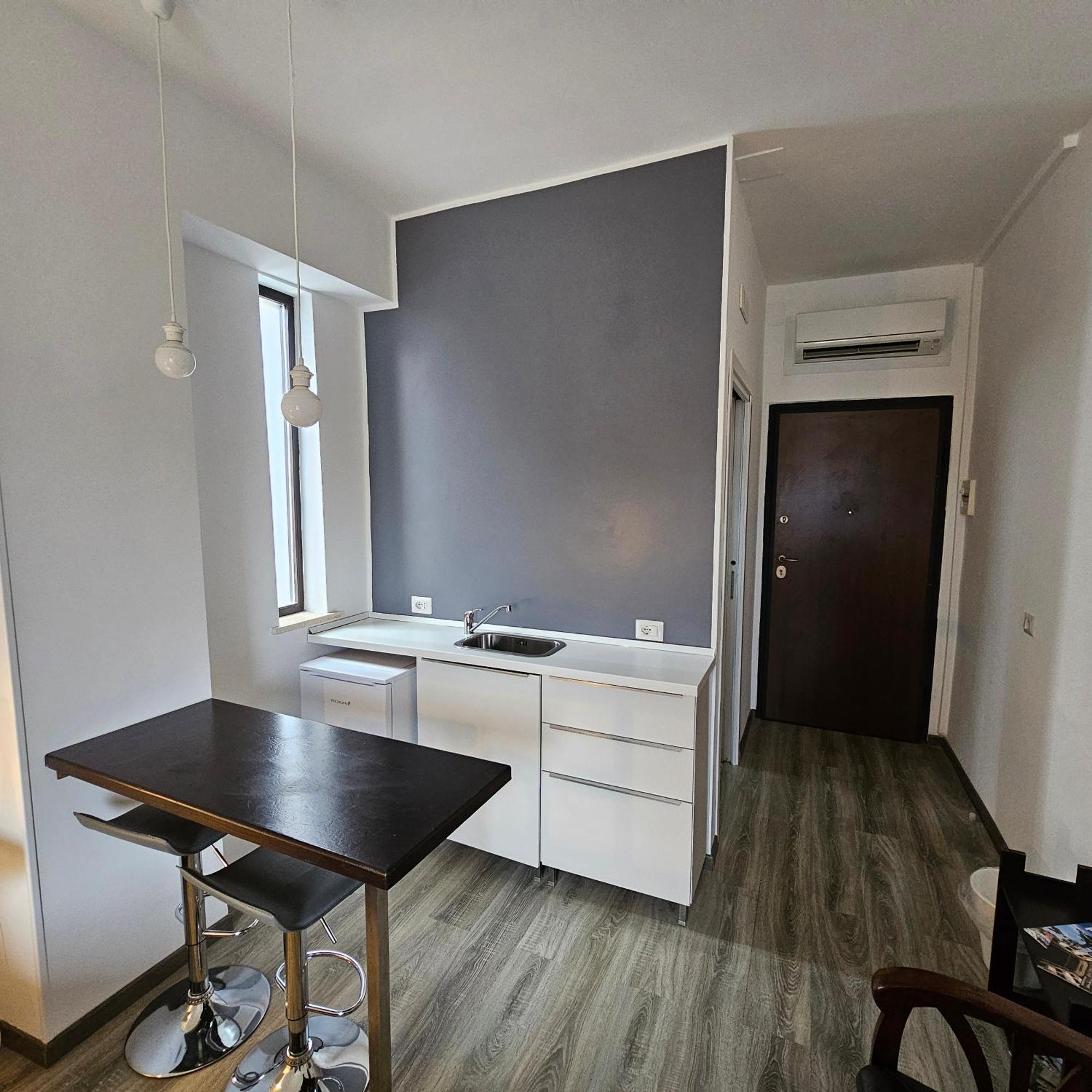 Room & Parking In Centro Citta Con Parcheggio Privato E Wifi Потенца Екстериор снимка