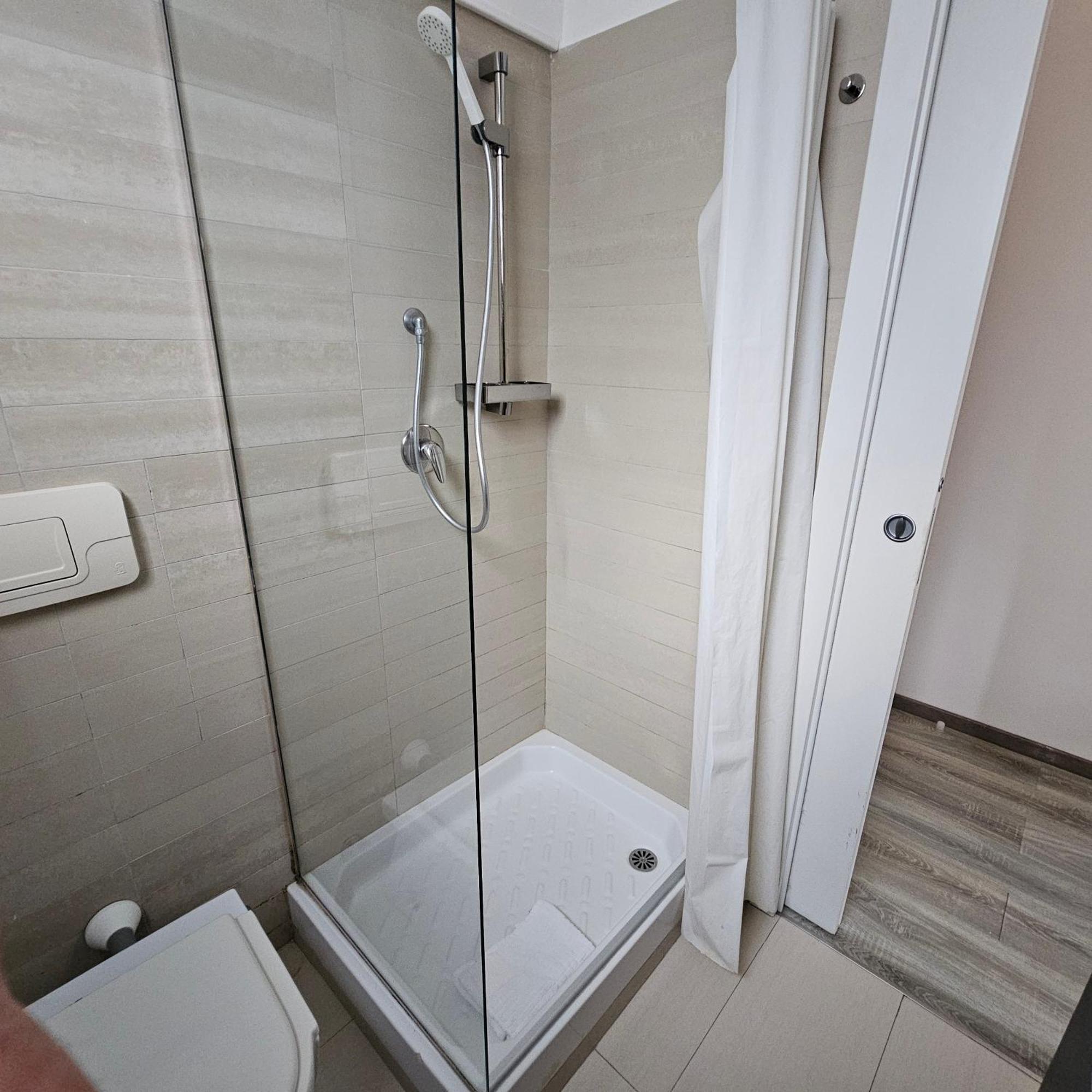 Room & Parking In Centro Citta Con Parcheggio Privato E Wifi Потенца Екстериор снимка