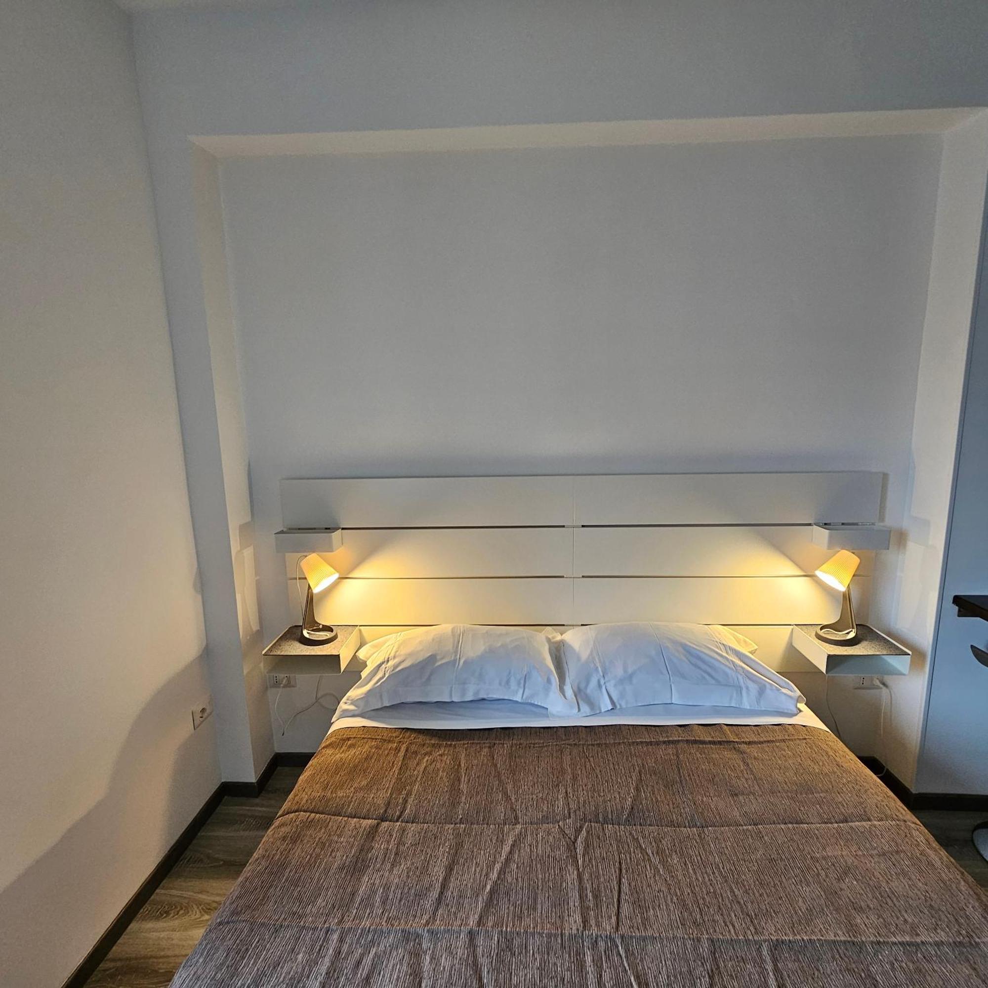 Essential Room & Parking In Centro Citta Con Parcheggio Privato E Wifi Потенца Екстериор снимка