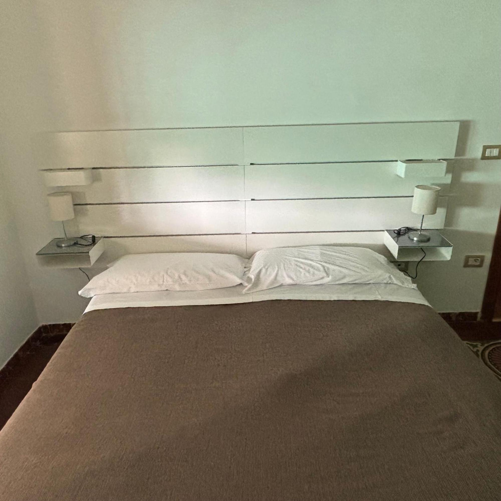 Room & Parking In Centro Citta Con Parcheggio Privato E Wifi Потенца Екстериор снимка