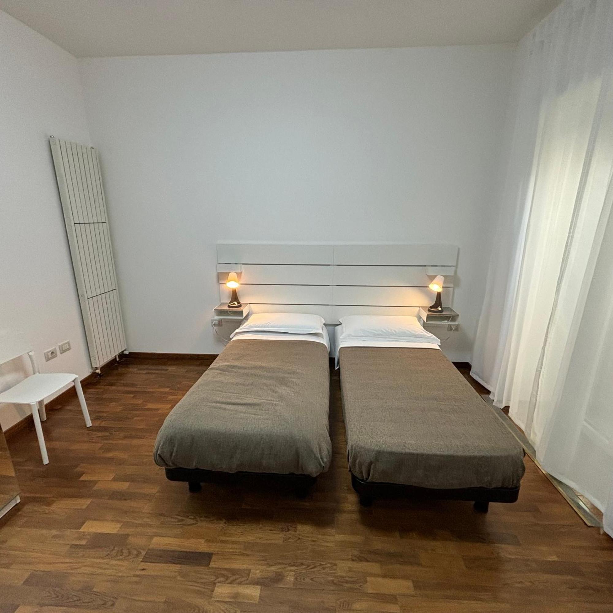 Essential Room & Parking In Centro Citta Con Parcheggio Privato E Wifi Потенца Екстериор снимка