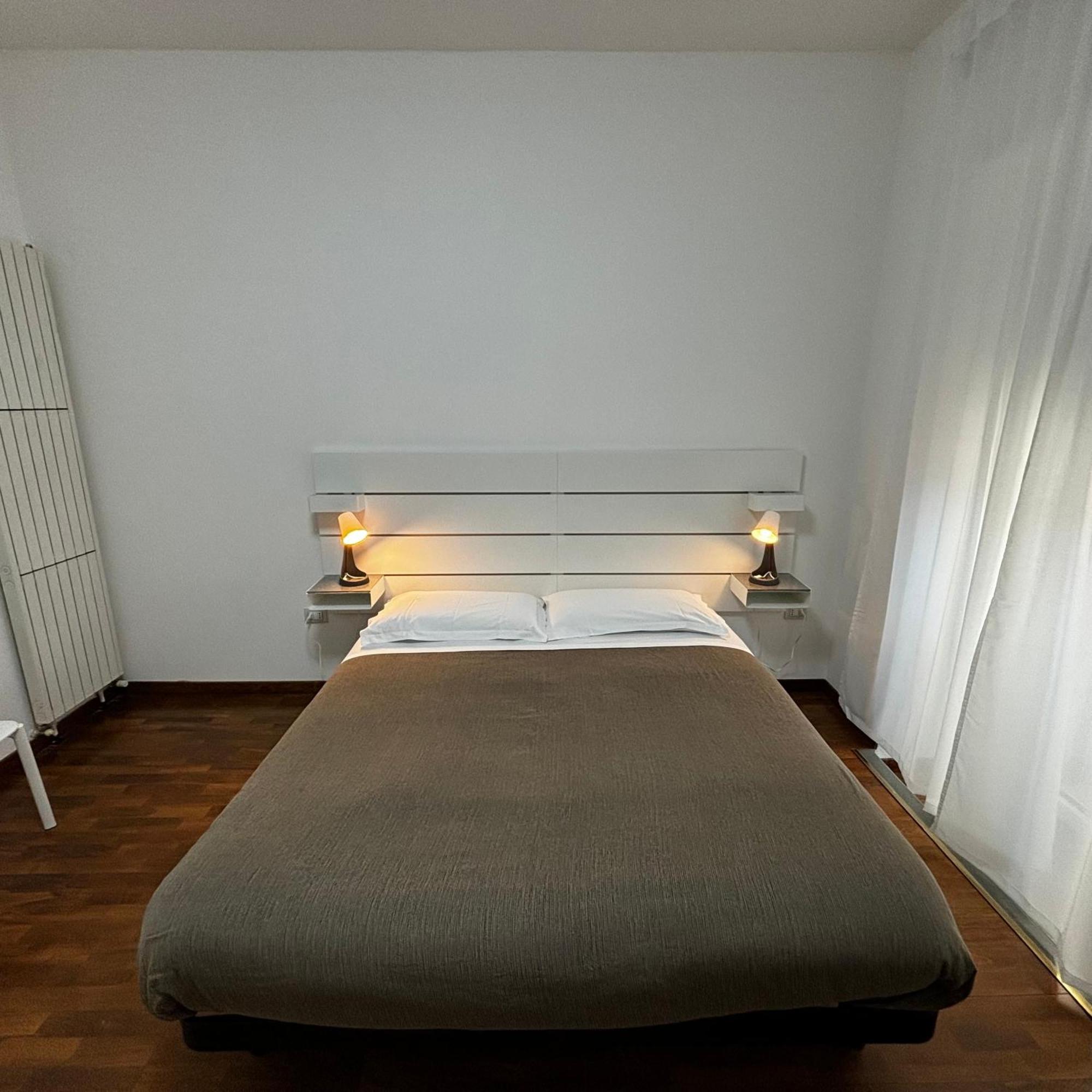 Room & Parking In Centro Citta Con Parcheggio Privato E Wifi Потенца Екстериор снимка