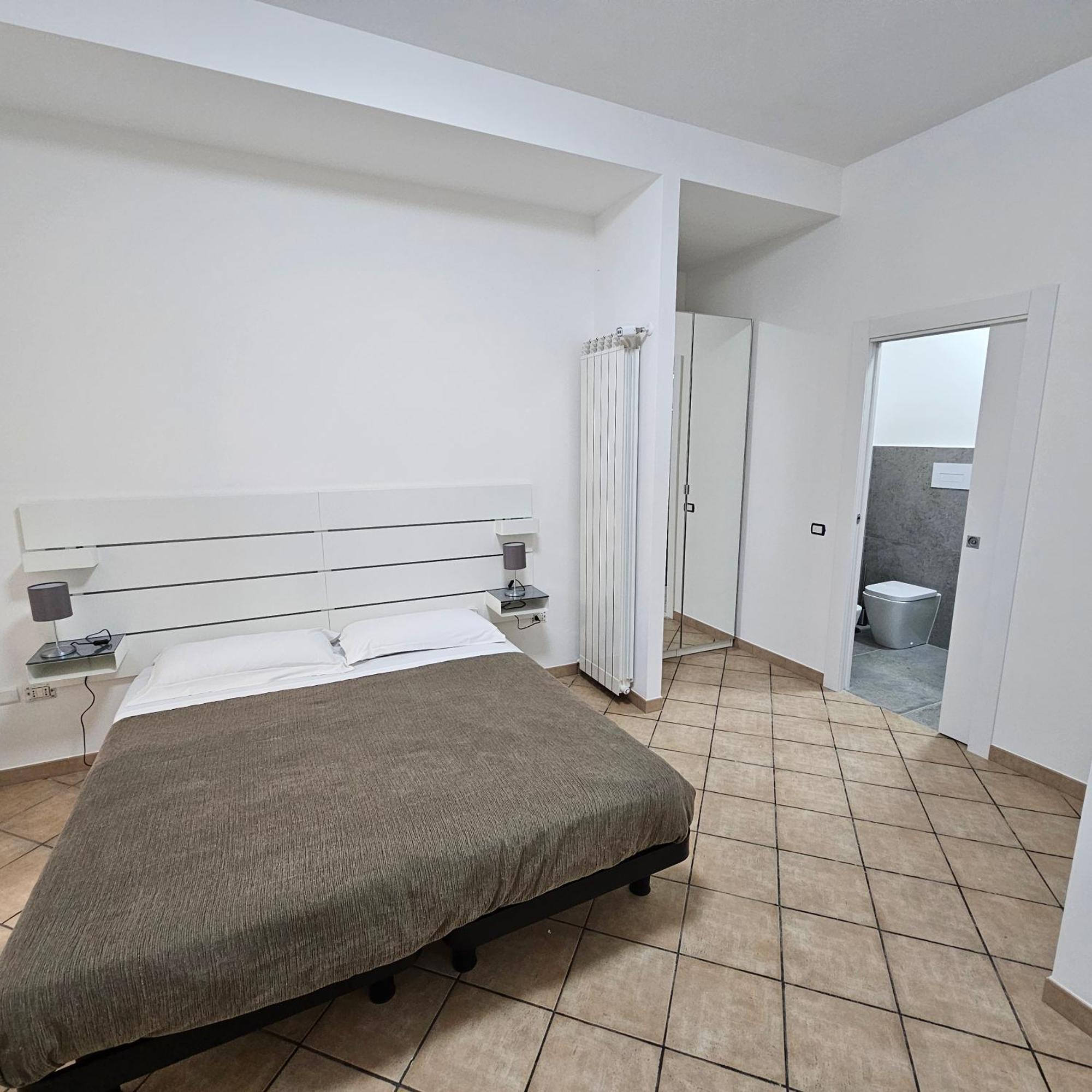 Room & Parking In Centro Citta Con Parcheggio Privato E Wifi Потенца Стая снимка
