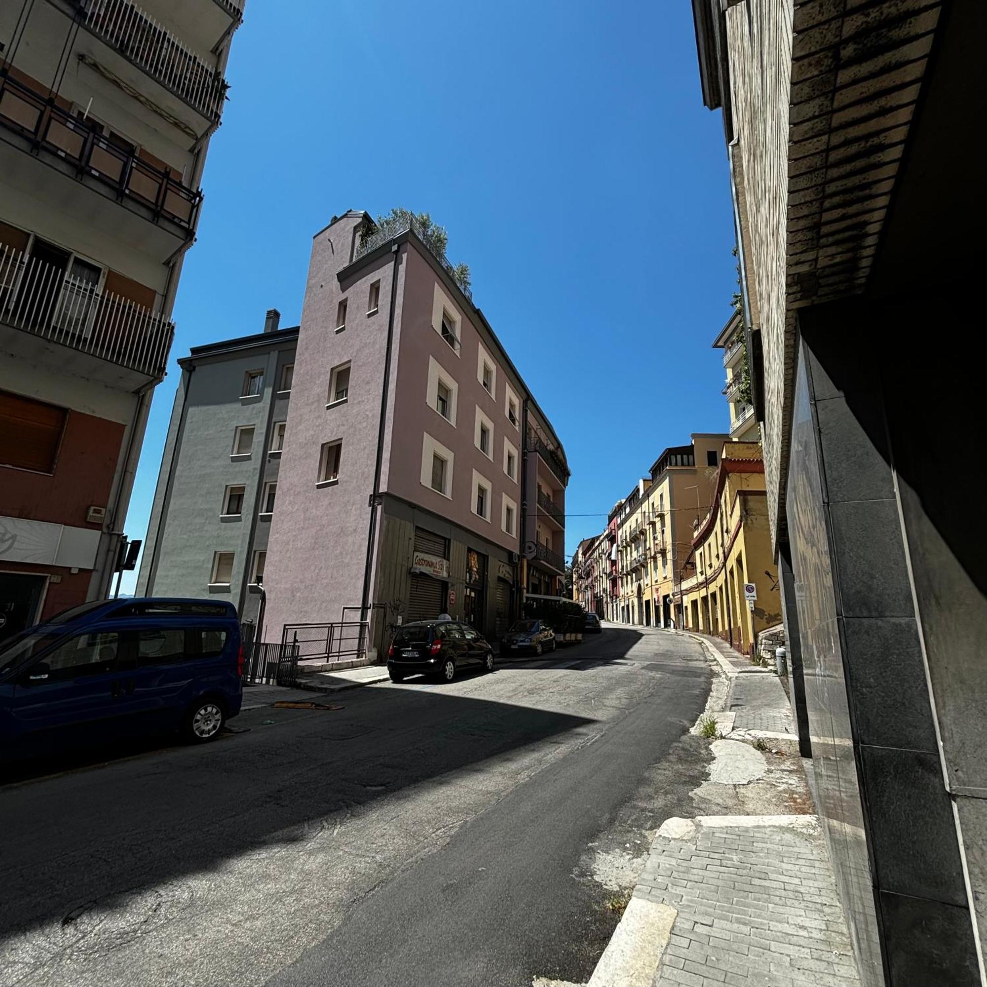 Room & Parking In Centro Citta Con Parcheggio Privato E Wifi Потенца Екстериор снимка
