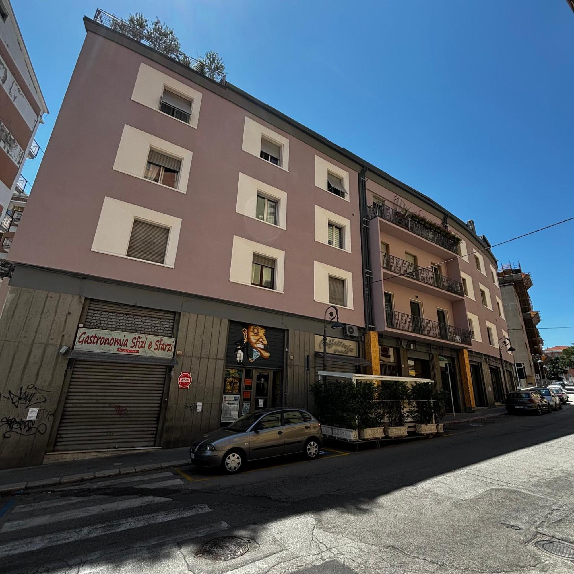 Room & Parking In Centro Citta Con Parcheggio Privato E Wifi Потенца Екстериор снимка