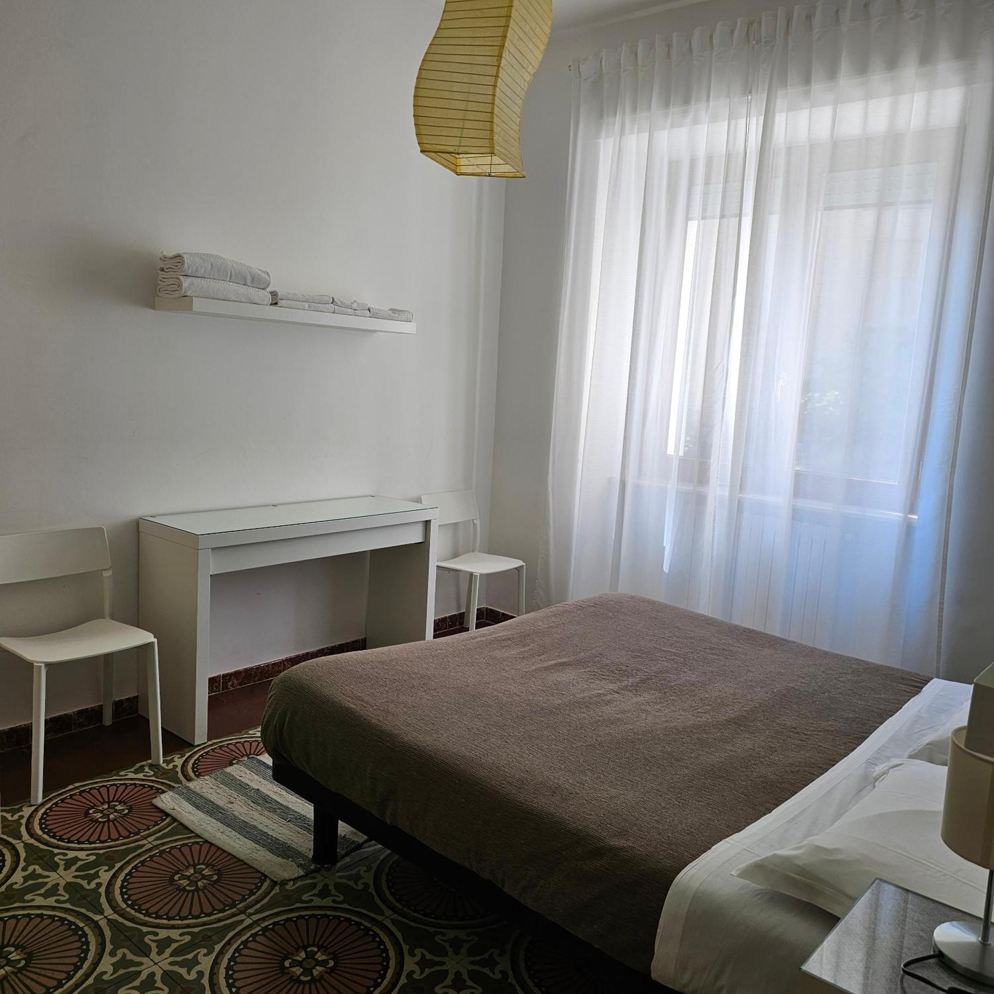 Room & Parking In Centro Citta Con Parcheggio Privato E Wifi Потенца Стая снимка